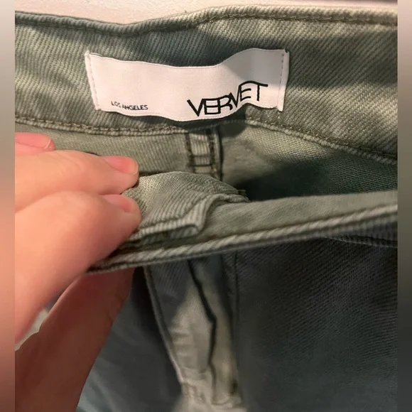 Stylish Green Distressed Women Jeans - Picture 5 of 7